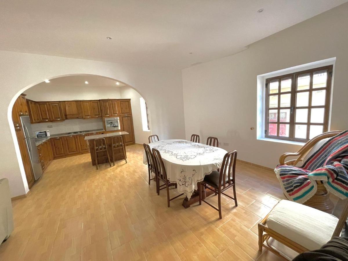 Sultana Tal-Vittorji Villa Xagħra Buitenkant foto